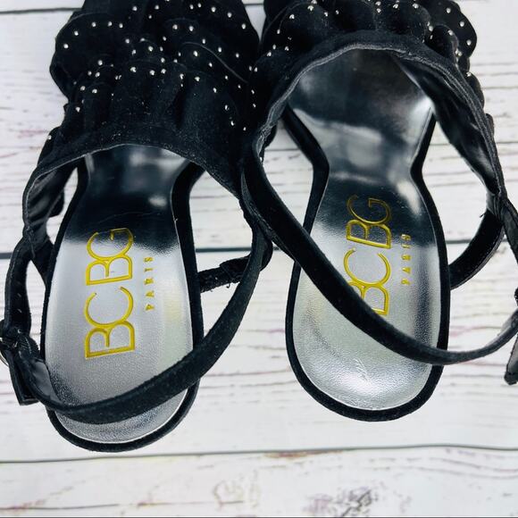 BCBG Paris leather upper ruffle with metal silver accent NEW without tags - Picture 3 of 11